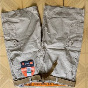 Wear First men’s size 38 cargo shorts, stretch fit